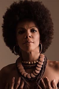 Patrícia Costa in Uma Vida Dividida