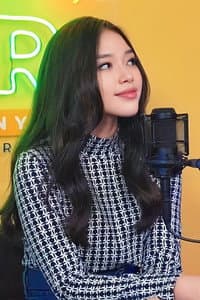 Anneth Delliecia in Dewa Dewi