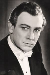 Anatoliy Larionov in Лабиринт