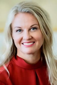 Nina Kennedy in Superswede