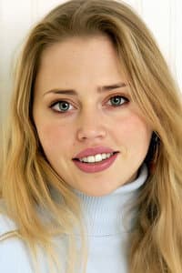 Estella Warren in Pursued
