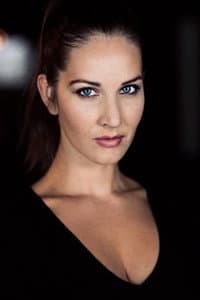 Brit Landa in Safehouse