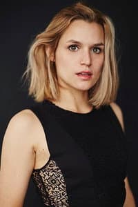 Elsa Madeleine in Dealer