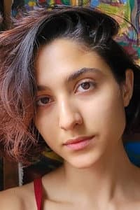Luana Albeniz in Entre Raiz e Asas