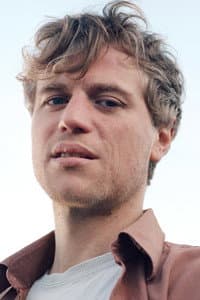 Johnny Flynn in The Dig
