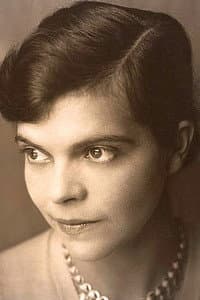 Dorothy Adams in Laura