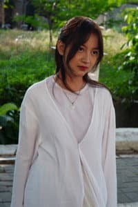 Raya Ananda Putri in Mort Différée ou mourir sans comprendre