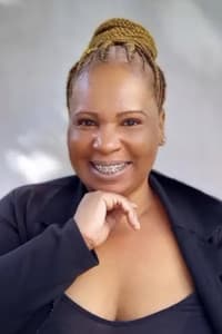 Renata Santos in A Memória das Águas Ocultas