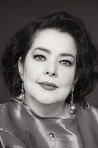 Delia Casanova in Todo lo invisible