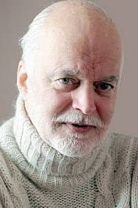 Vlad Rădescu in La răscrucea marilor furtuni