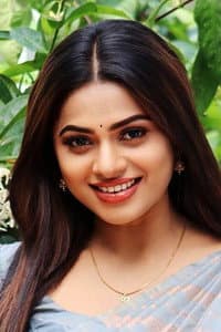 Delna Davis in Vidiyum Varai Pesu
