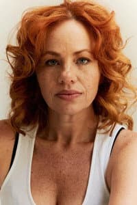 Karine Teles in Nada