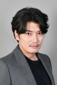 Kim Yoon-sung in New World