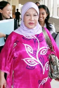Azean Irdawaty in Amelia