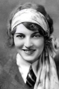 Ruth Elder in Fashion News