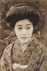 Yoneko Sakai in Tabi no onna geinin