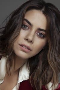 Lorenza Izzo in Instrucciones para mi funeral
