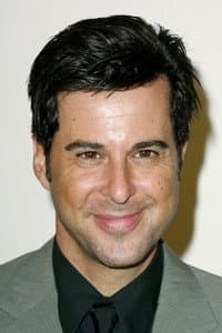 Jonathan Silverman in Sketch Artist II: Hands That See