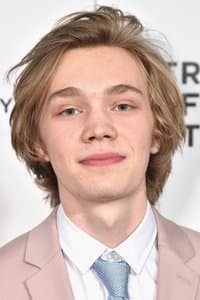 Charlie Plummer in Gully