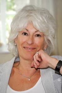Mona Levin in Operasjon V for vanvidd