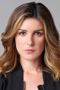 Shenae Grimes-Beech in Date with Love