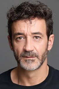 Chema Tena in Hugo 24
