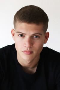 Josha Stradowski in Gewoon vrienden