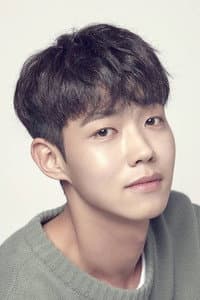 Lee Kyeong-min in 경이로운 소문