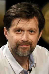 Hadži Nenad Maričić in Храна за голубове
