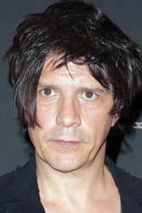 Nicola Sirkis in Indochine, une révolution musicale