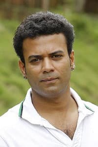 Aziz Naser in Hyderabad Nawabs 2