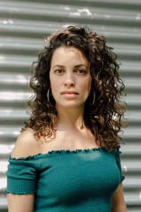 Kyra Bououargane in Alleen Vliegen