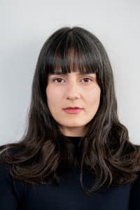 Juliana Botero in Ni Te Cases Ni Te Embarques