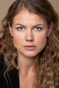 Laura Niils in Mootorsaed laulsid