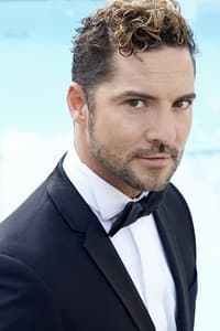 David Bisbal in David Bisbal - Premonicion Live