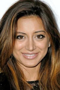 Noureen DeWulf in Chee and T