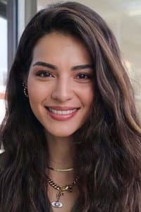 Melisa Aslı Pamuk in Scotoe