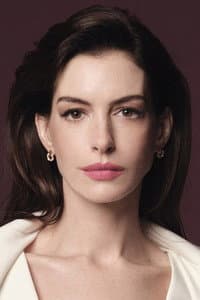 Anne Hathaway in The End of Oak Street