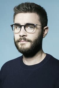 Cyprien Iov in Le Déménagement