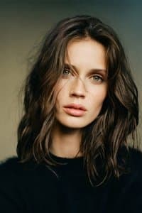 Marine Vacth in La Confession