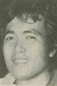 Awang Darmawan in Sakura dalam Pelukan