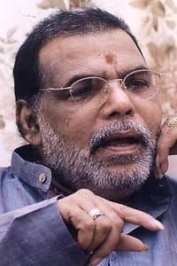 Malaysia Vasudevan in Raasave Unnai Nambi