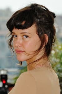 Paz de la Huerta in Aimy in a Cage
