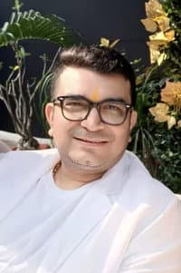 Dibyendu Mukherjee in Oh! Henry