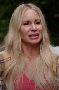 Jen Taylor in Love Off the Grid