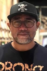 Edy Khemod in Harta Tahta Raisa