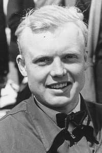 Mike Hawthorn in The History of Motor Racing 1950s - A Golden Decade