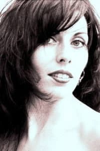 Vahéna Menras in Flamboyante
