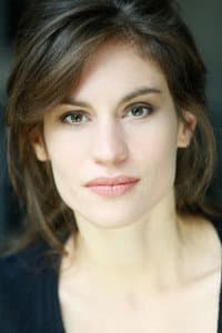 Elodie Menant in Est-ce que j'ai une gueule d'Arletty ?