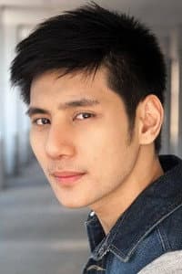 Andrew Gan in Upuan